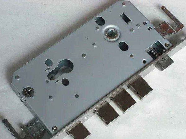 东川24小时上门开锁公司